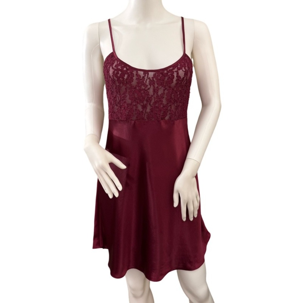 VICTORIAS SECRET Gold Label Burgundy Lace Trim Satin Slip Dress‎ Babydoll Small